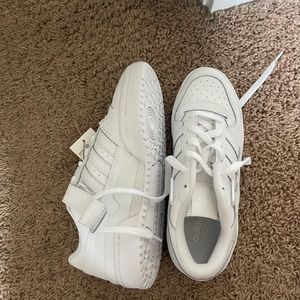 adidas forum low shoes